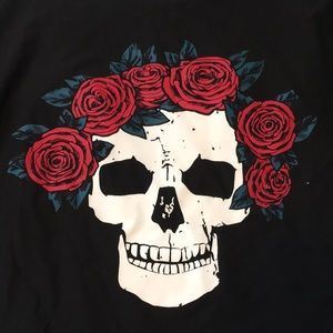 Skull roses long sleeve black tee XL